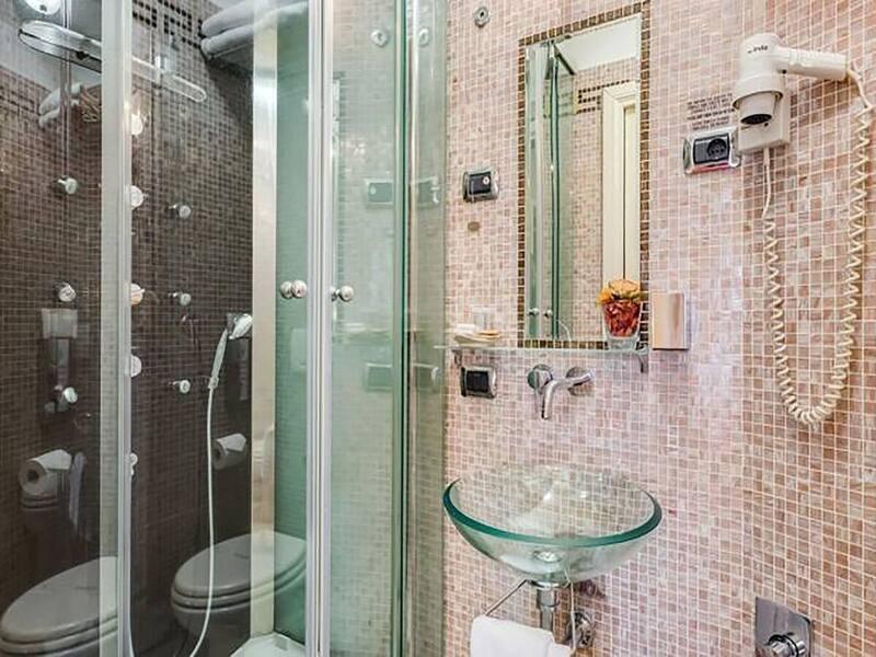 Отель 38 Viminale Street Рим Экстерьер фото