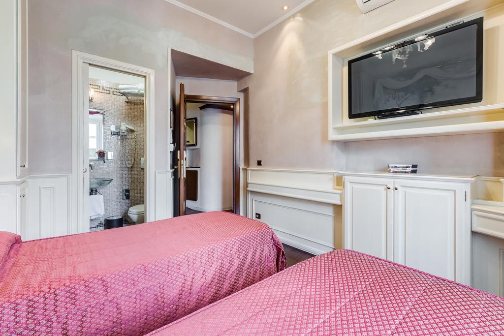 Отель 38 Viminale Street Рим Экстерьер фото