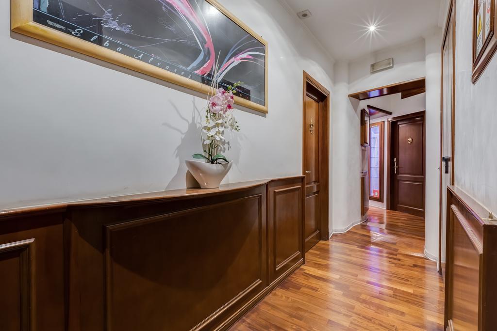 Отель 38 Viminale Street Рим Экстерьер фото